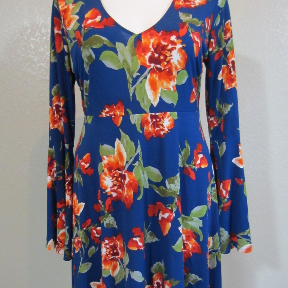 Plus Forever 21 Floral Blue Dress Bell Sleeves
